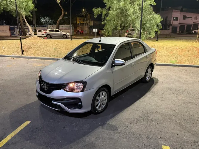 Toyota Etios X Plus Sedan 1.5 Flex 16V 4P Mec. 2019