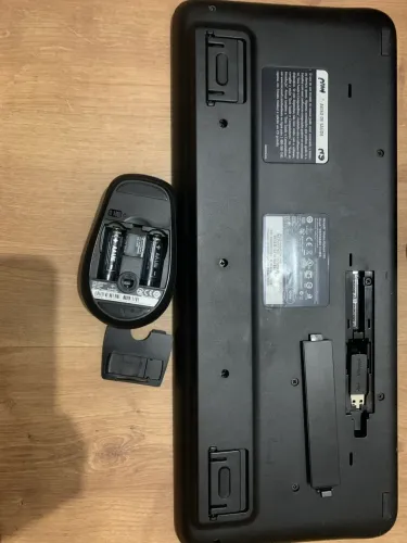 Kit Teclado e Mouse Sem Fio Microsoft Wireless Desktop 2000 (Original)