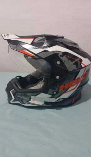 Capacete helt