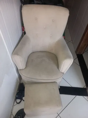 Cadeira de amamentação de balanço com suporte para os pés em ótimo estado