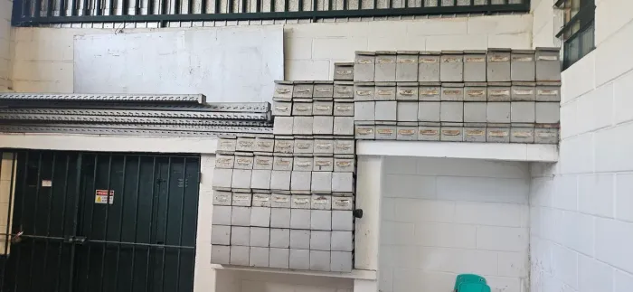 PRATELEIRA AÇO COM DIVISÓRIAS
