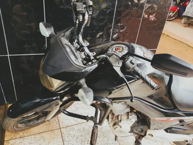 Vende se uma moto fan 160 ano 2017 IPVA pago pronto pra transferir