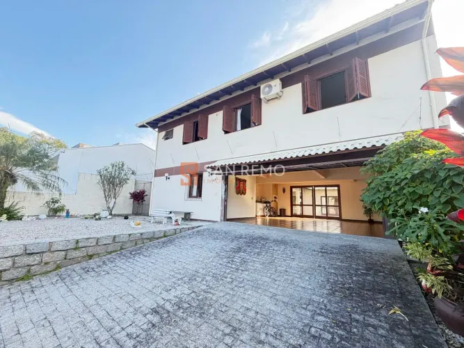 Córrego Grande | Casa 5 quartos, sendo 1 suite