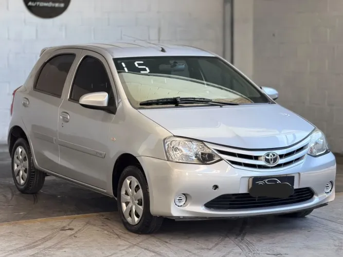 Toyota Etios X 1.3 Flex 16V 5P Mec. 2015