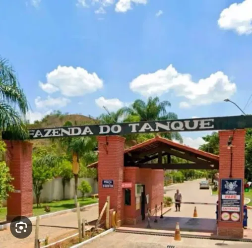 LINDA GRANJA A VENDA NO CONDOMÍNIO FAZENDA DO TANQUE 