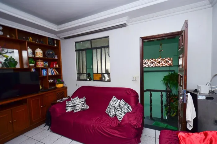 Casa à Venda - Fernão Dias, 7 Quartos, 392 m2