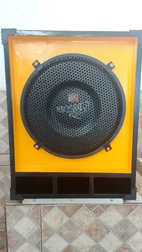 Caixa de som com alto falante de 15" vulcano