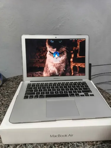 Macbook Air 2017 - i5 - 8GB RAM - Com caixa em ótimo estado!