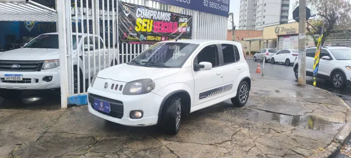 Fiat Uno Sporting 1.4 EVO Fire Flex 8V 4P 2013