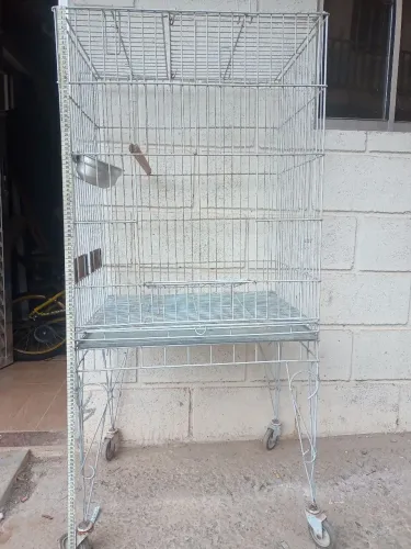 Viveiro 1,30 cm altura e 65cm largura 