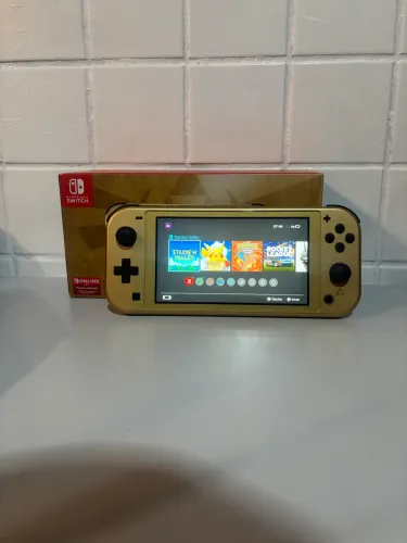 Nintendo Switch lite Hyrule edition