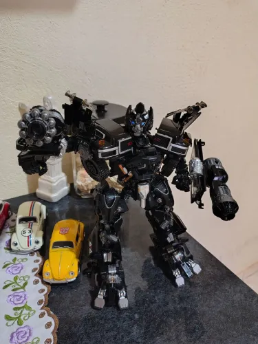 Transformers ironhide ls09 Black mamba ler descrição!