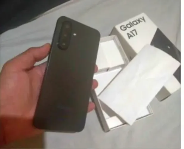 Semi novo A17