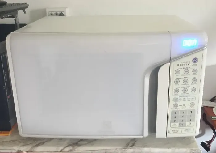 Micro-ondas 31L Electrolux 127V