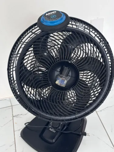 Ventilador Arno 6 hélices com repelente 