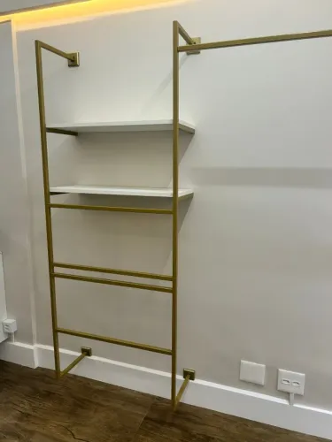 Tudo para Loja e Closet Arara em metalon com Cabideiro e estrutura com prateleria e inteir