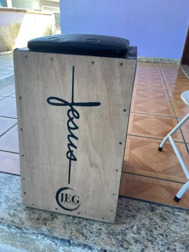 Cajon elétrico acústico 