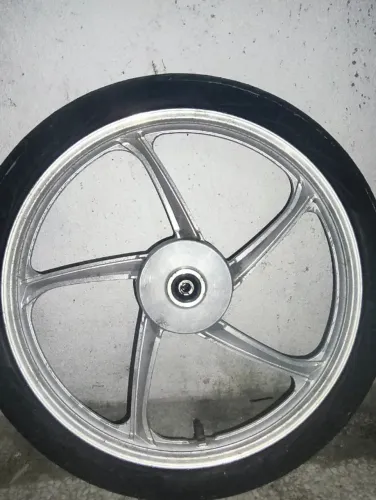 Par de Rodas de Moto Aro 17 - 1 Dianteira + 1 Traseira Usadas