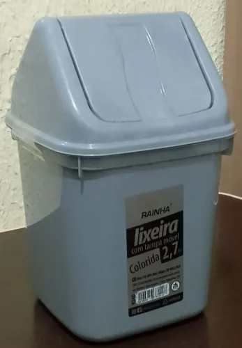 Lixeira com Tampa Móvel - Rainha 