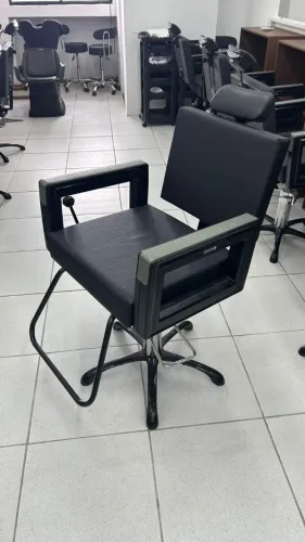 Cadeira Cabeleireiro / Barbeiro Dompel