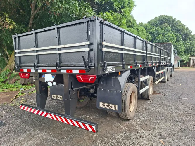 Vendo carreta 2 eixos Graneleiro Randon 