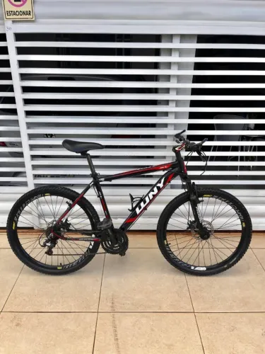 Bicicleta WNY Aro 26 - Freio a Disco e Suspensão (Ótimo Estado)