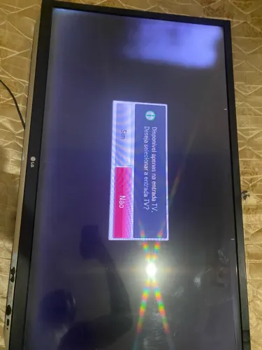 Vende-se televisão