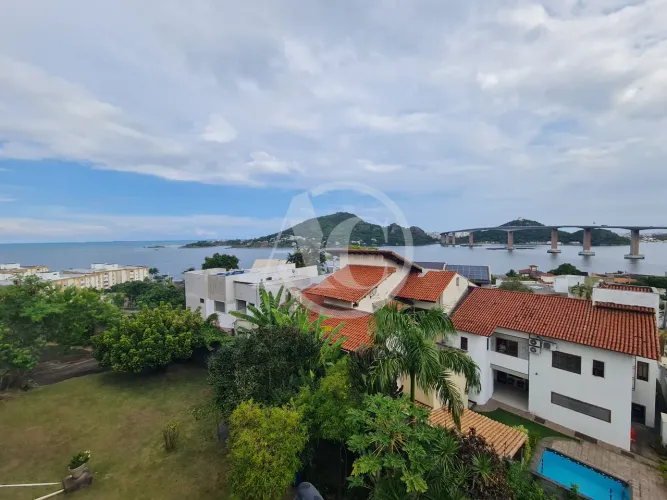 Luxuosa Casa à Venda na Ilha do Boi, Vitória-ES: 6 Quartos, 5 Suítes, 3 Salas, 5 Banheiros