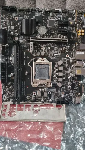 Placa mãe soket 1200 b560
