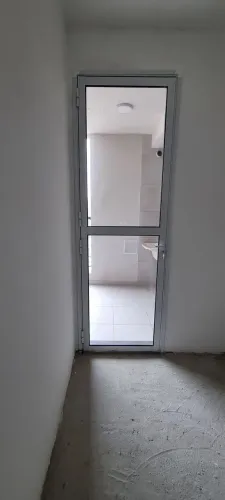 Porta de Alumínio com Vidros