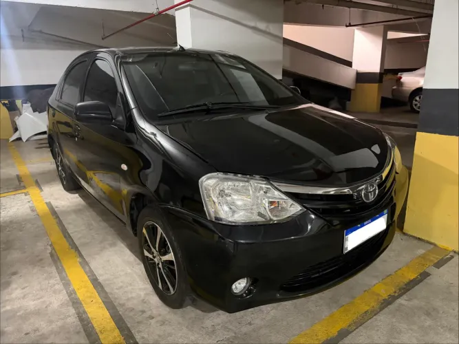 Toyota Etios XS Sedan 1.5 Flex 16V 4P Mec. 2013