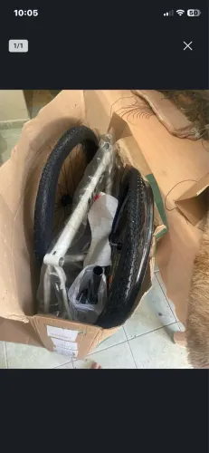 Bicicleta nova na caixa