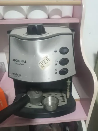 Cafeteira e torradeira
