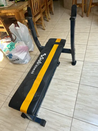 Banco de supino com suporte pra barra e anilha + barra de 10 kg + espaldar