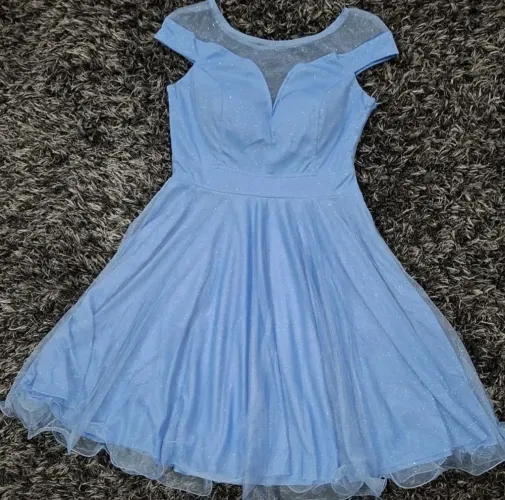 Vendo esse vestido tule
