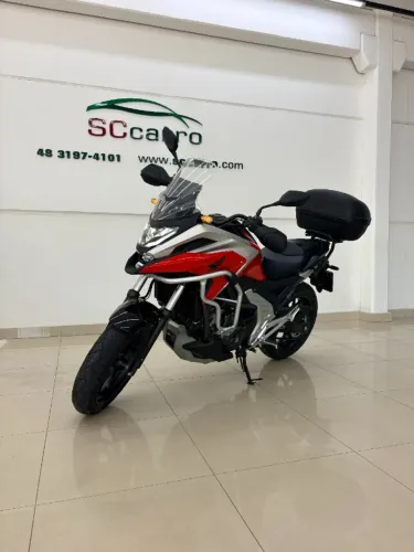 Honda NC 750X ABS 2023 - Apenas 7.305 km é a escolha ideal, Pneus traseiro novo 