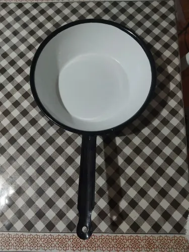 Frigideira de ferro esmaltada 23,5cm