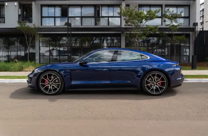 Porsche Taycan 4S (elétrico) 2024