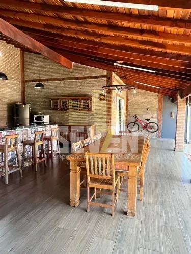 Casa com 5 Quartos no Vale Igapó Piscina Aquecida e Energia Solar