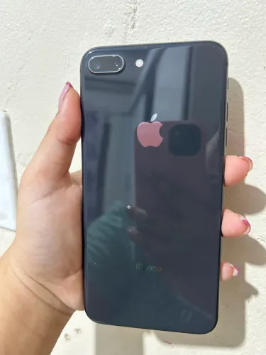 iPhone 8 Plus