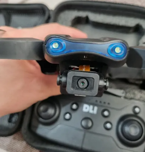 Drone com 3 baterias