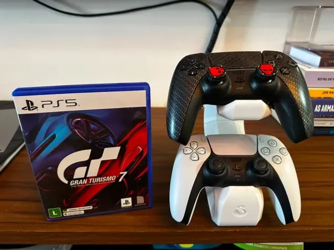 PlayStation 5 Completo (CFI-1214A) + 2 Controles (1 Pro/Carbon) + Acessórios |