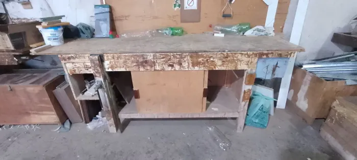 Bancada antiga de marcenaria 