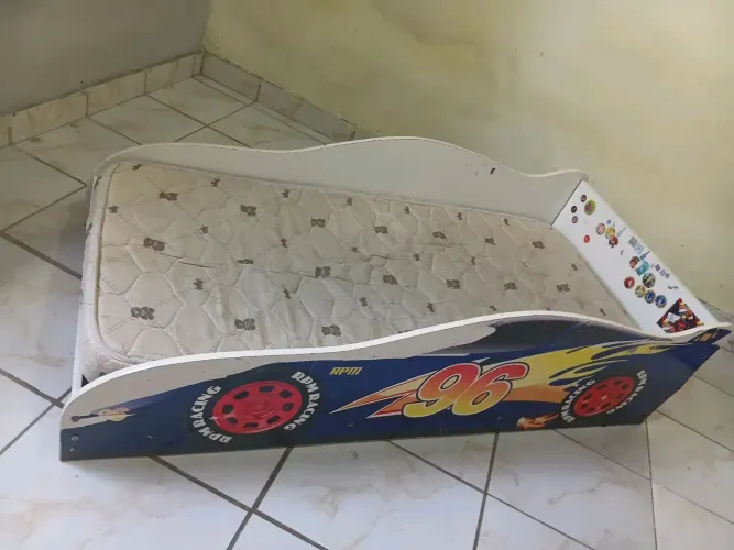Cama infantil carros