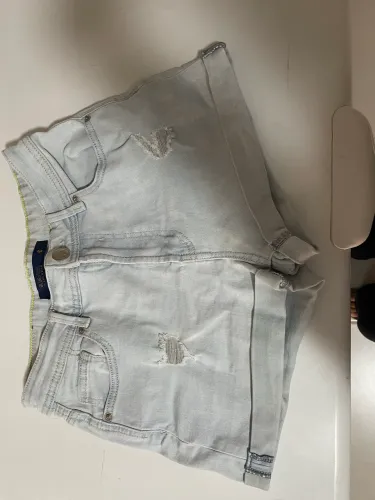 Short jeans