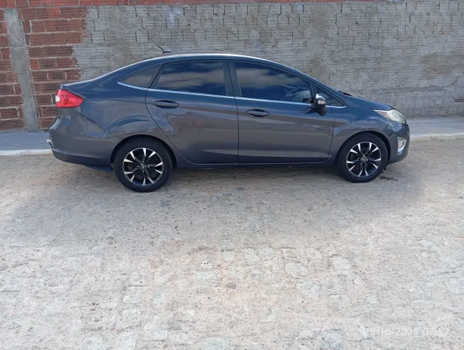 Ford Fiesta SE 1.6 16V Flex 5P 2013