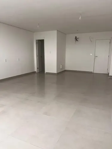 Centro comercial para venda tem 41 metros quadrados em Maranhão Novo - São Luís - MA