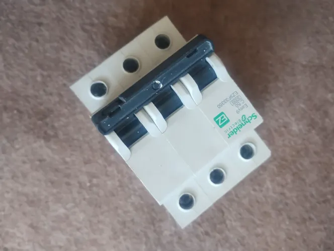 Disjuntor trifásico Dim 50 amp