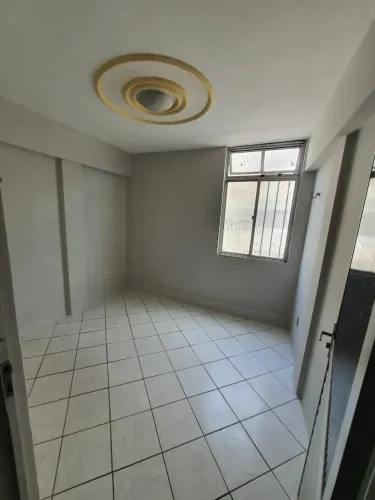 Alugo apartamento no conjunto império Amazônico no bloco 4 no segundo andar