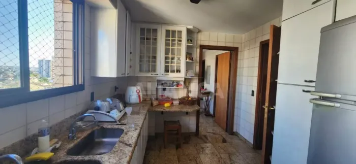 Apartamento para venda, 4 quartos, Fundinho, Uberlândia